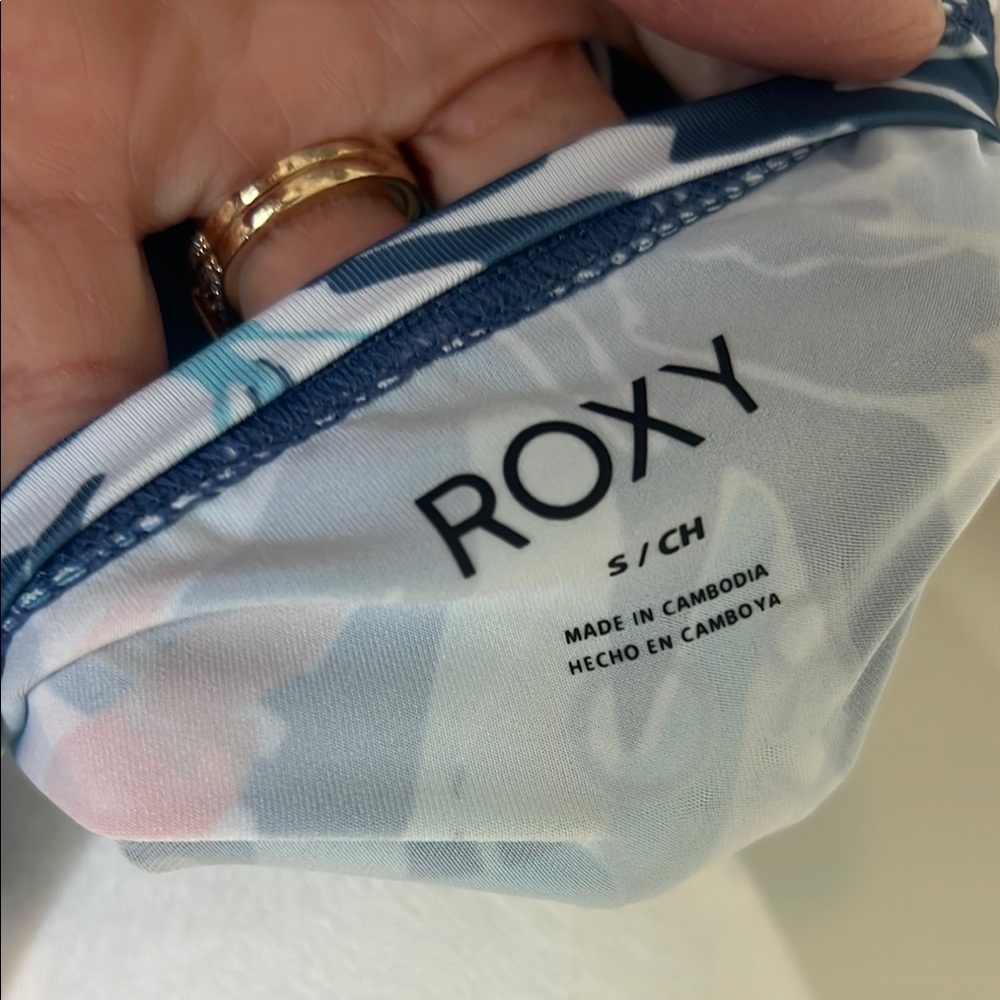 White and Blue ROXY swim shirt - Picture 5 of 5